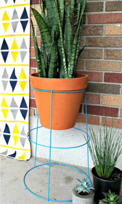 Unique Tomato Cage DIY Planter